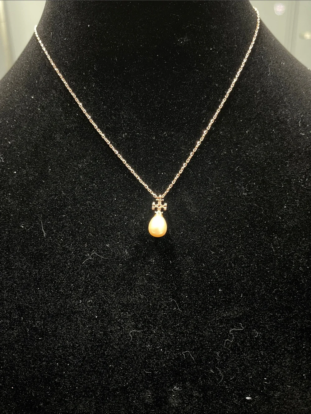 NWOT Tory Burch Kira Teardrop Pearl Pendant with Rose Gold Tone Chain